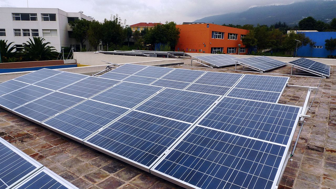 Solardachprogramm dena-Renewable-Energy-Solutions